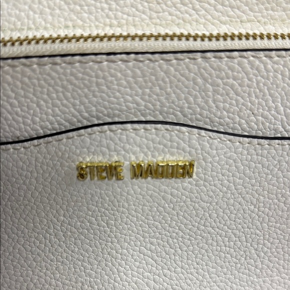 Steve Madden Cream Crossbody Bag with Gold Details - Picture 8 of 8